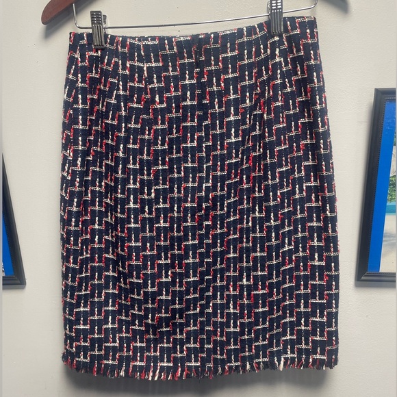 Talbots textured tweed pencil skirt fringe hem, Navy/Red size 4P - Picture 4 of 6